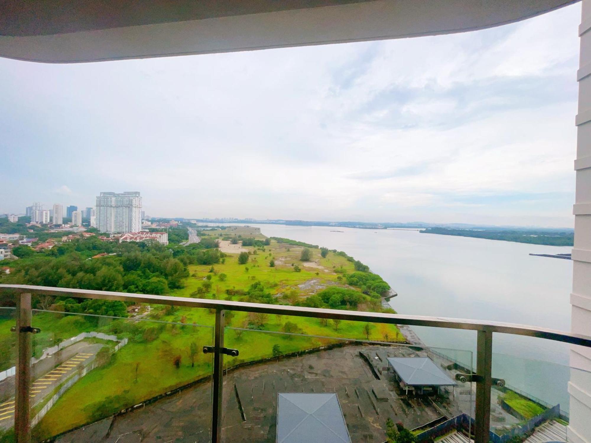 Monic Staycation #Country Garden Danga Bay Johor Bahru Bagian luar foto